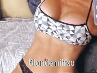 Blondemilfxo