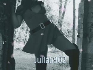 Julia6902