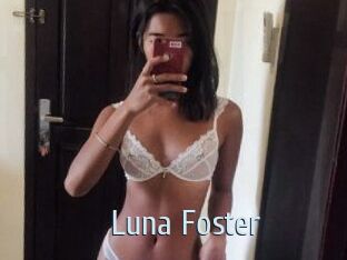 Luna_Foster