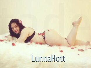 LunnaHott