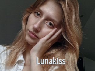 Lunakiss