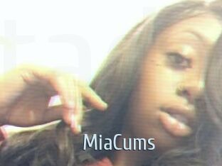 MiaCums