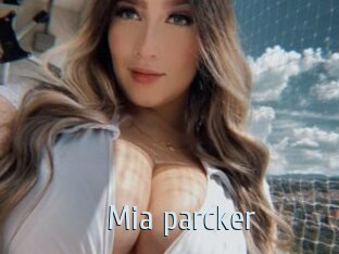 Mia_parcker
