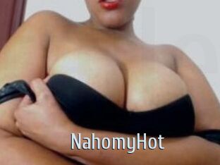 NahomyHot